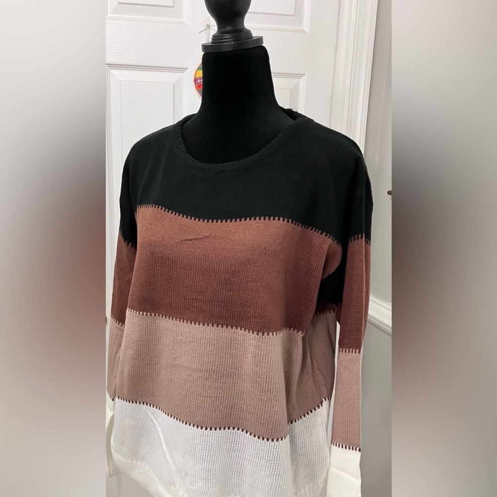 Color Block Sweater - Picture 3 of 8